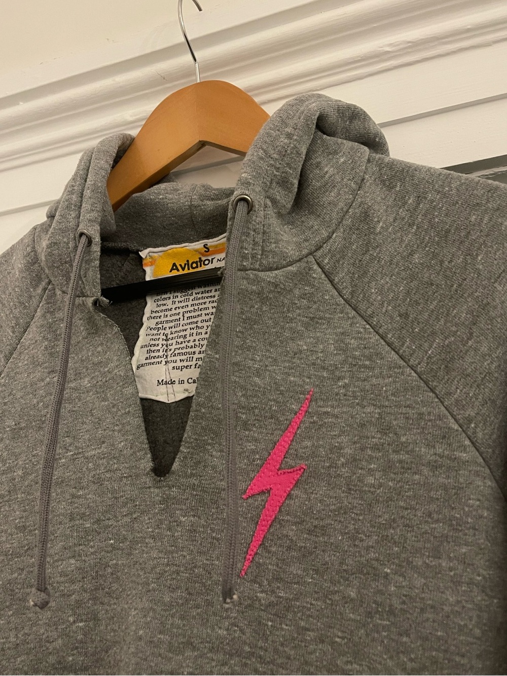 AVIATOR NATION Bolt Stitch Chevron 5 Hoodie in Heather & Neon Rainbow Size Small - Picture 5 of 9